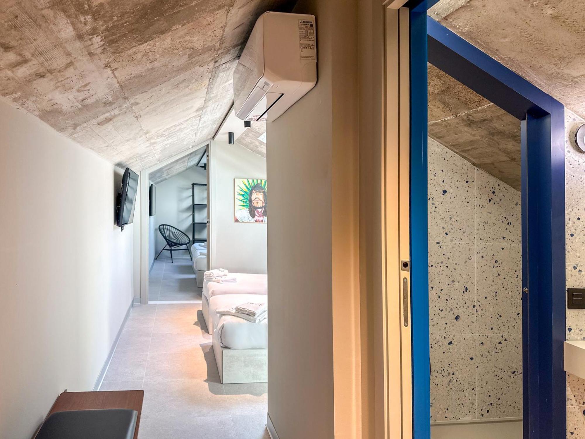 Coeo Hernan Ruiz Rooftop Pool Hostel Malaga Room photo